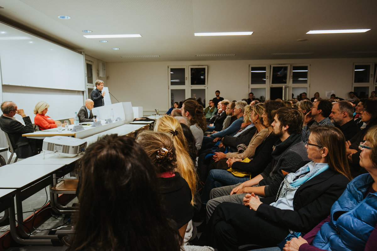 Demokratie und Nachhaltigkeit: 230 Interessierte diskutierten beim 19. Nachhaltigkeitsforum der HWR Berlin am 4. November. Gastredner war Robert Habeck, Bundesvorsitzender der Grünen.