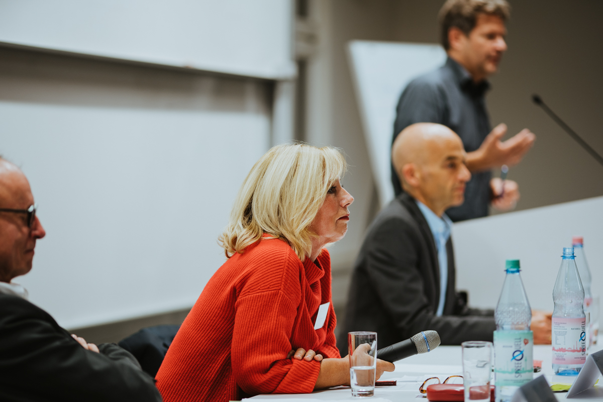 Demokratie und Nachhaltigkeit: 230 Interessierte diskutierten beim 19. Nachhaltigkeitsforum der HWR Berlin am 4. November. Gastredner war Robert Habeck, Bundesvorsitzender der Grünen.