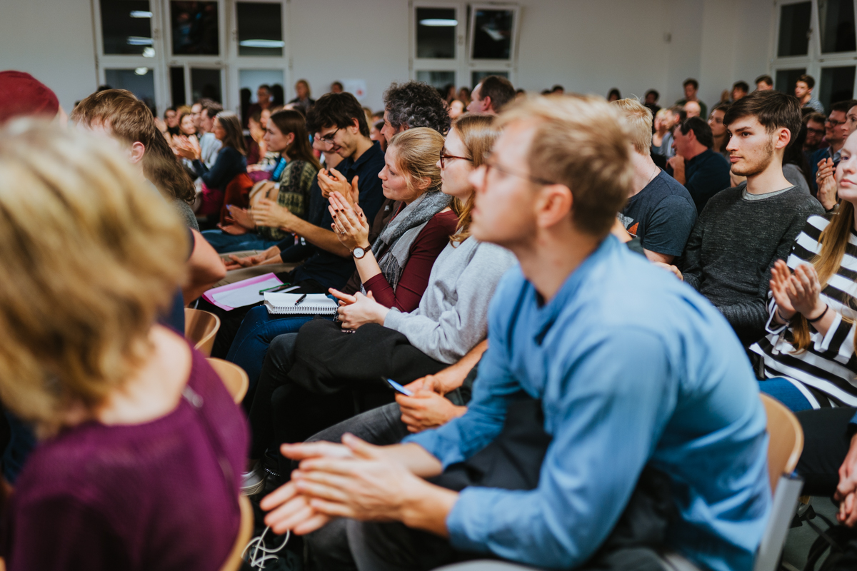 Demokratie und Nachhaltigkeit: 230 Interessierte diskutierten beim 19. Nachhaltigkeitsforum der HWR Berlin am 4. November. Gastredner war Robert Habeck, Bundesvorsitzender der Grünen.